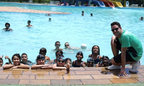 Parque Aquático de VR sedia Clínica de Natação Thiago Pereira neste fim de semana